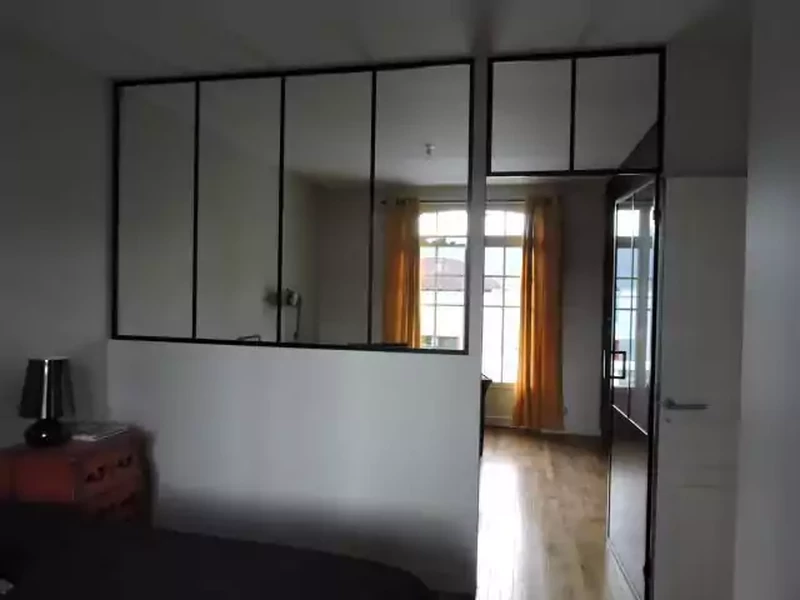 verrière entre bureau et chambre